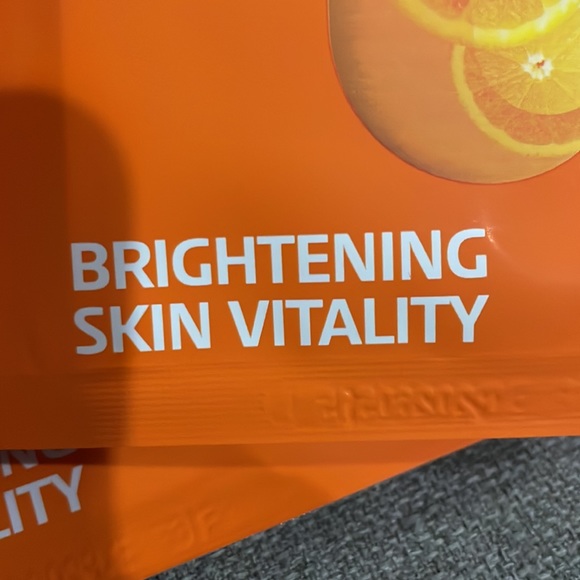 Way to Skin Vitamin Essence Mask Brightening Skin Vitality 1 sheet - Picture 3 of 9